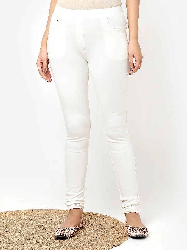 Ivory Solid Elastic Jegging with Pocket and Rivets Detailing